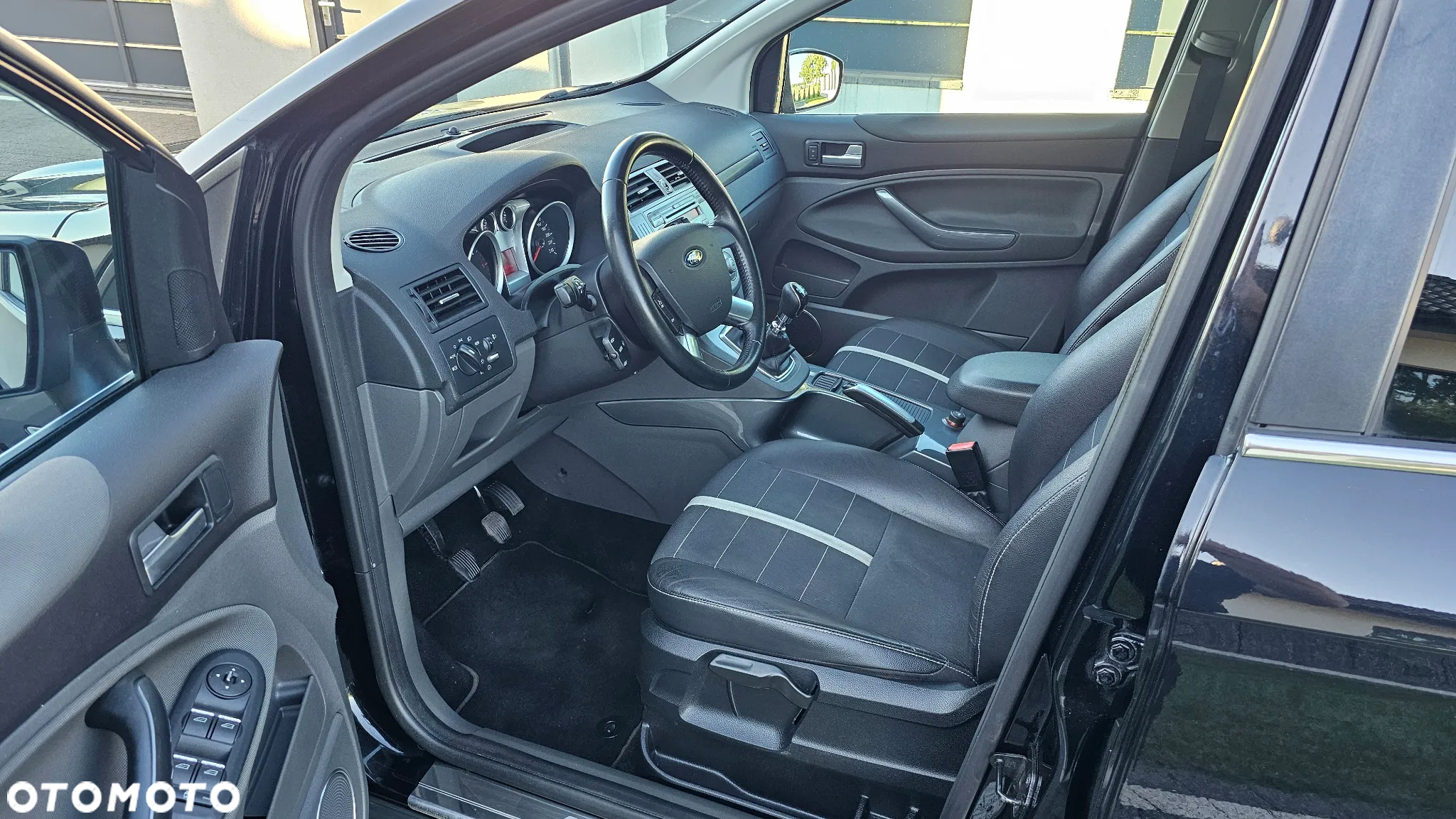 Ford Kuga 2.0 TDCi 2x4 Individual - 6
