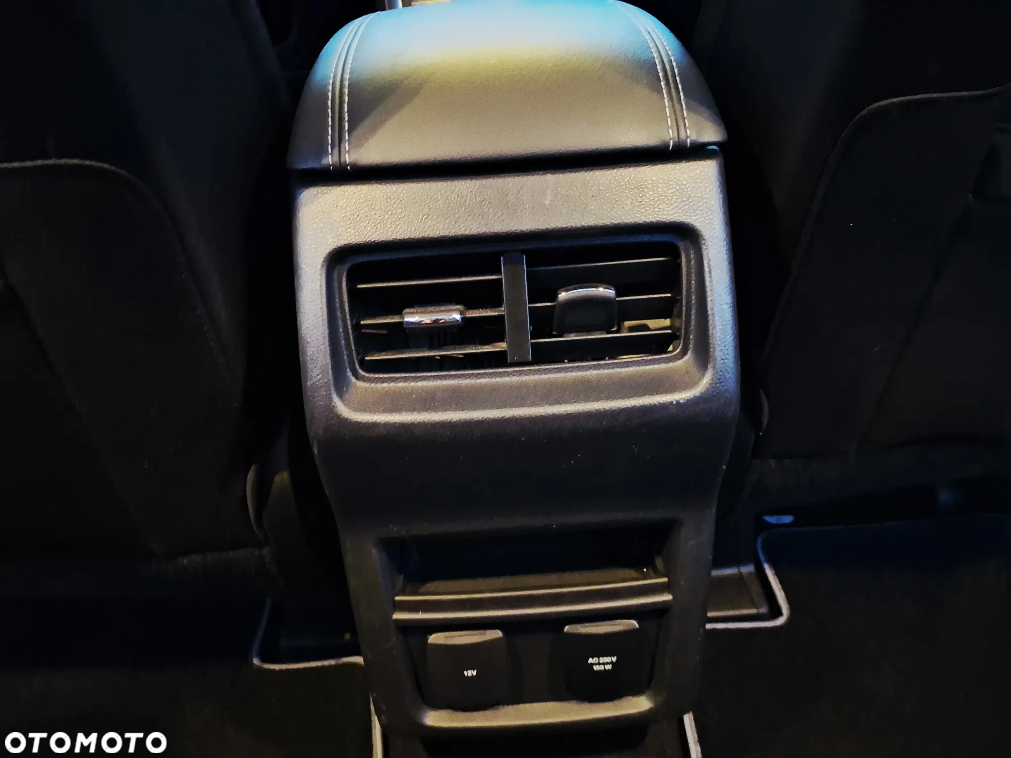 Ford S-Max 2.0 EcoBlue Titanium - 33