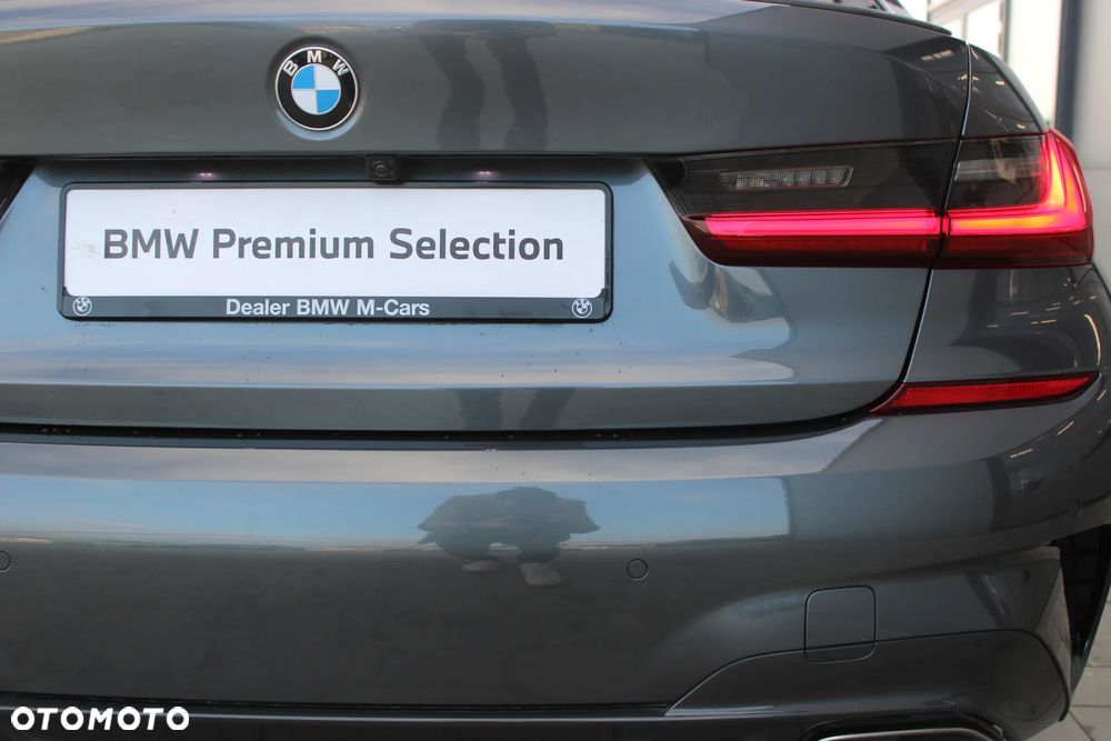 BMW Seria 3 M340i xDrive - 10