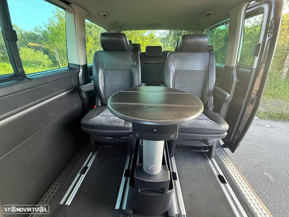 VW Multivan 2.0 TDi 180 Highline BlueMotion - 22