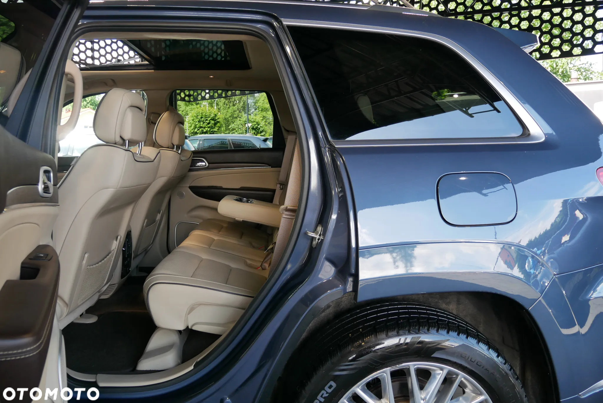 Jeep Grand Cherokee 5.7 V8 HEMI Summit - 10