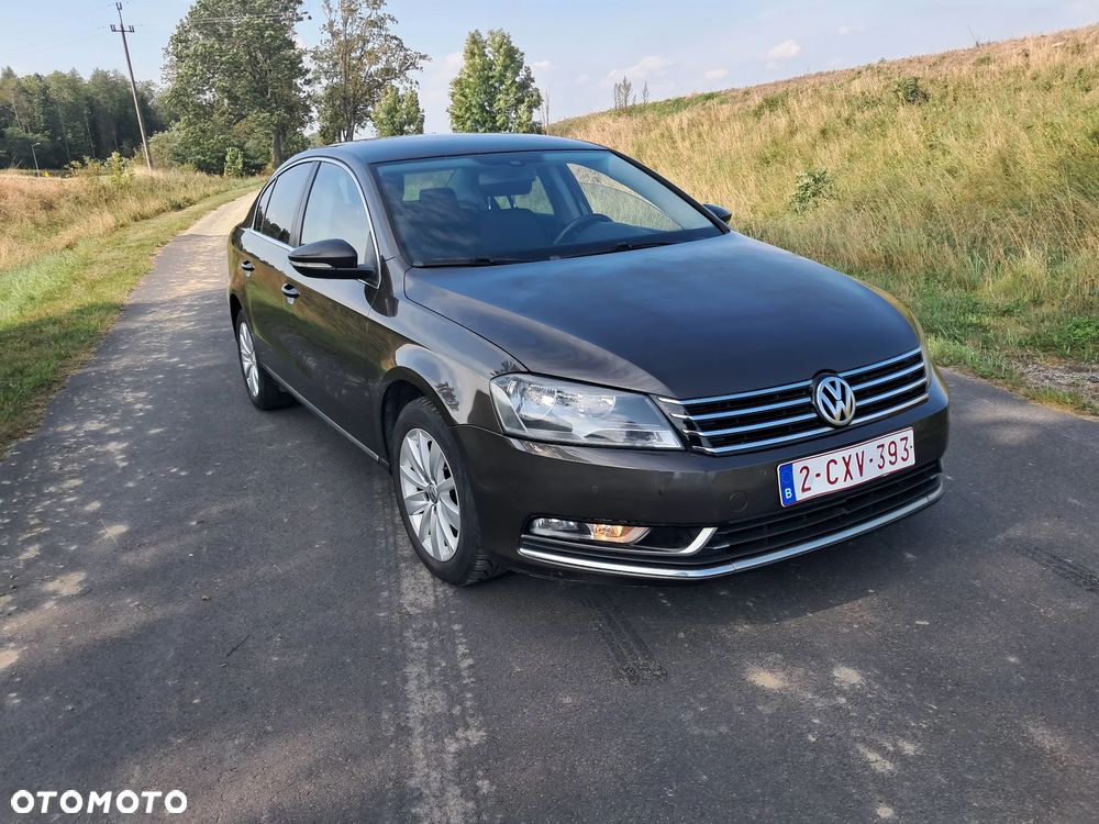 Volkswagen Passat 2.0 TDI Highline - 11
