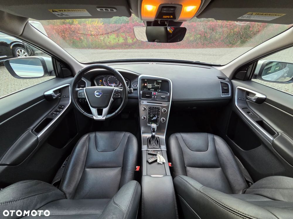 Volvo XC 60 T6 AWD Geartronic Summum - 11