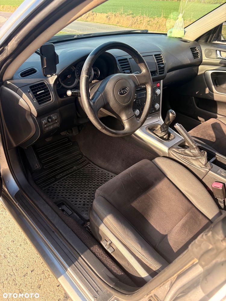 Subaru Legacy - 11