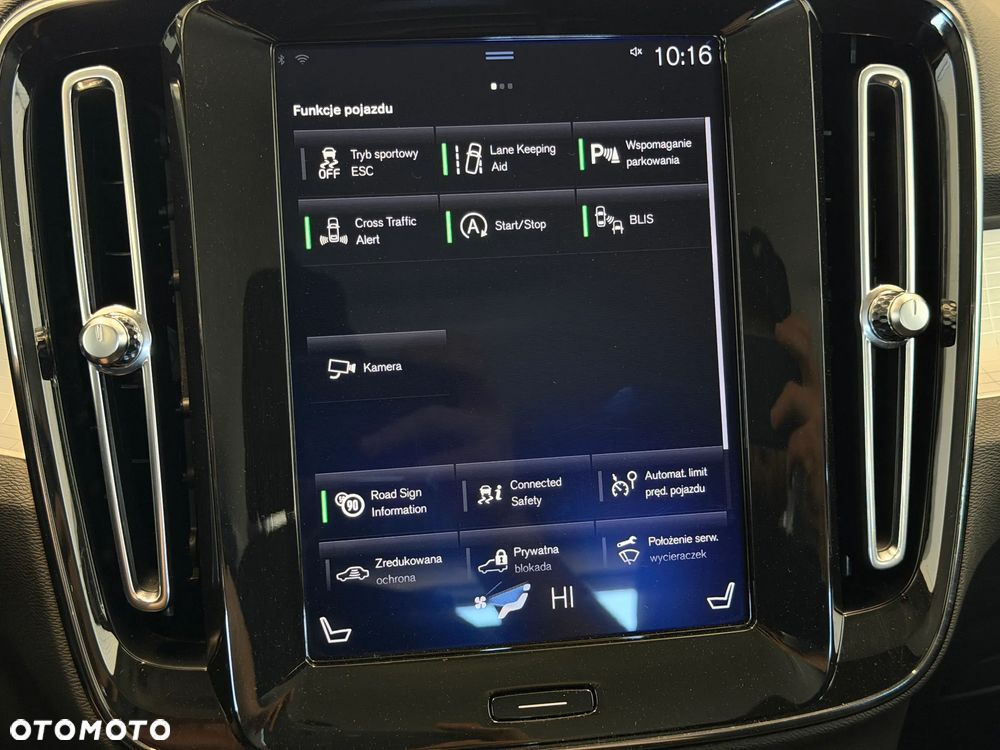 Volvo XC 40 T3 Momentum Pro - 29