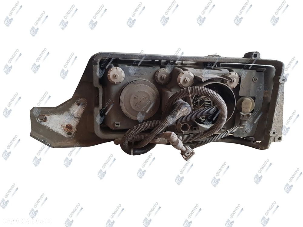LAMPA REFLEKTOR PRAWY PRZÓD DAF CF XF - 2