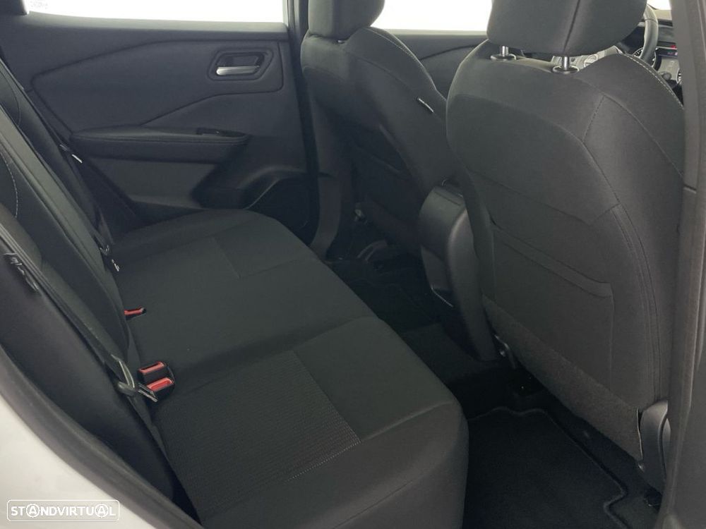 Nissan Qashqai 1.3 DIG-T Engage - 24