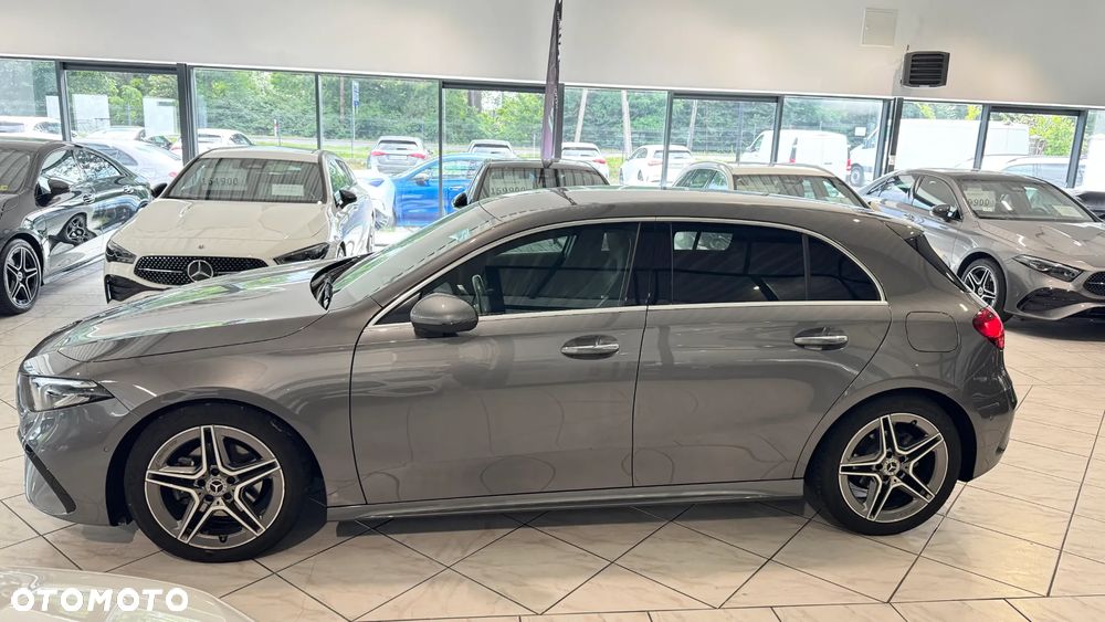Mercedes-Benz Klasa A 180 AMG Line 7G-DCT - 3
