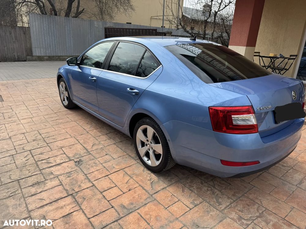 Skoda Octavia 2.0 TDI STYLE DSG - 4
