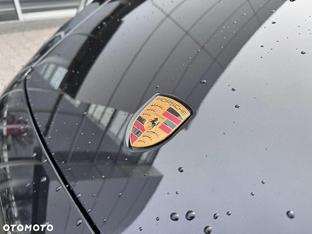 Porsche 911 Carrera 4S - 24