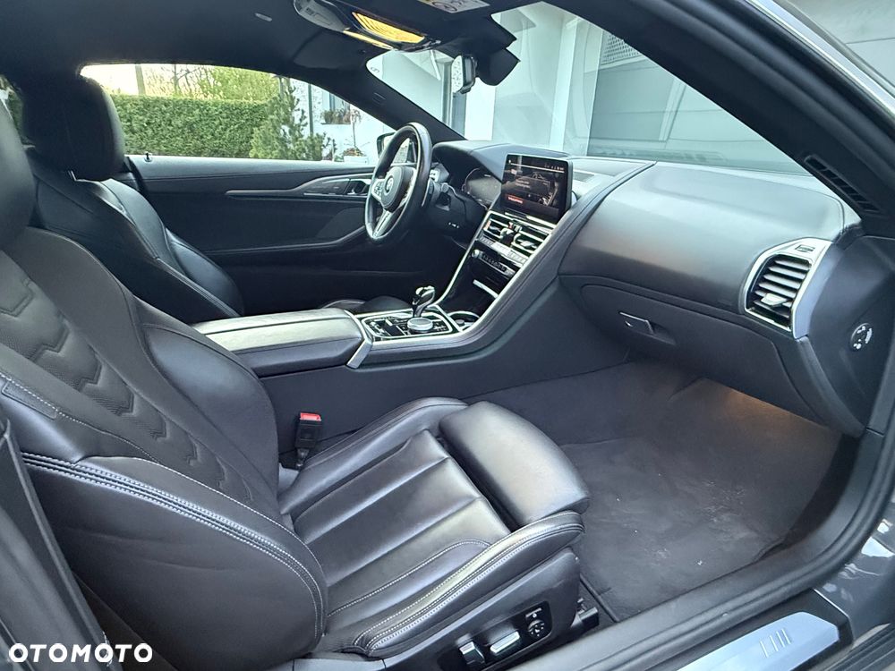 BMW Seria 8 - 16