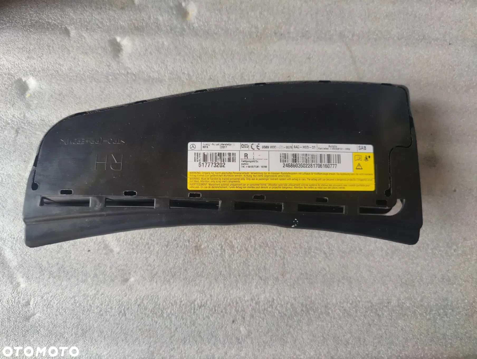 Mercedes-Benz CLA C117 W117 2016 PODUSZKA POWIETRZNA AIRBAG FOTELA PRAWA 2468603602 - 1
