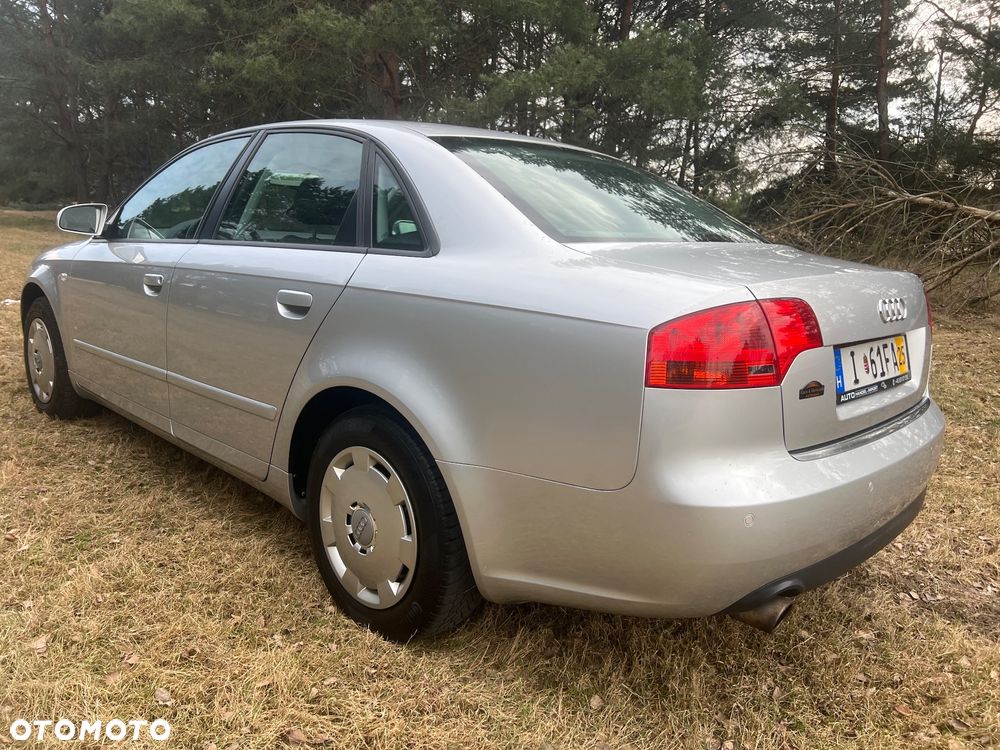 Audi A4 Limousine - 9