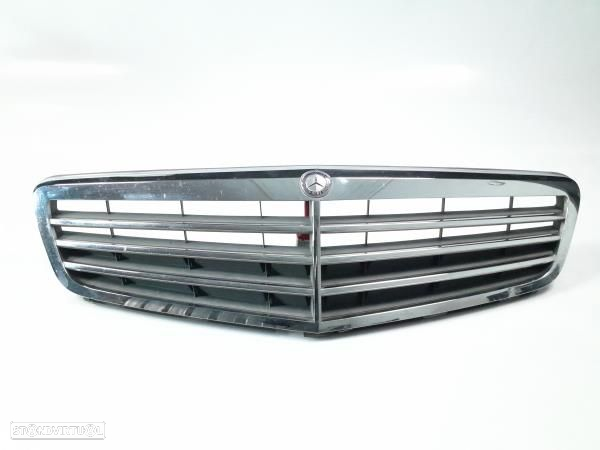 Grelha Mercedes-Benz C-Class (W204) - 2