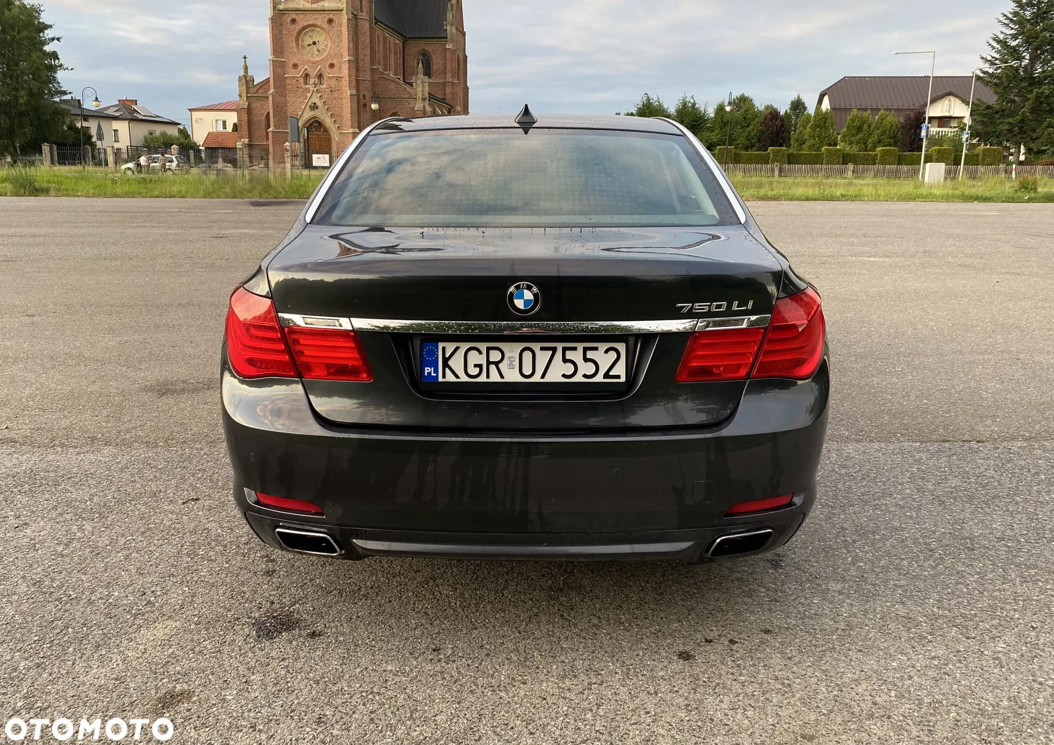 BMW Seria 7 750i L - 5