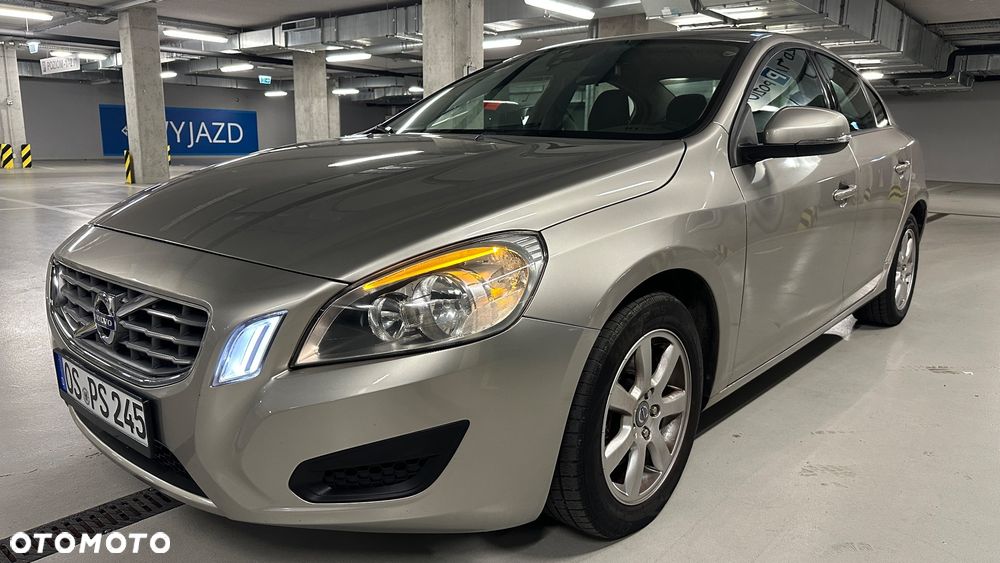 Volvo S60 - 1