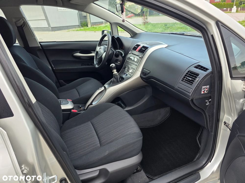 Toyota Auris 1.6 Life - 24