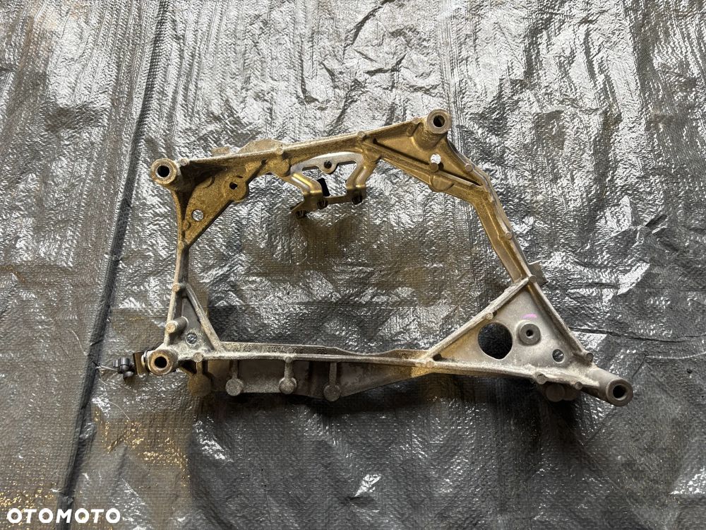 Vw Skoda Kodiaq łapa mocowanie intercoolera 04L145173G - 2