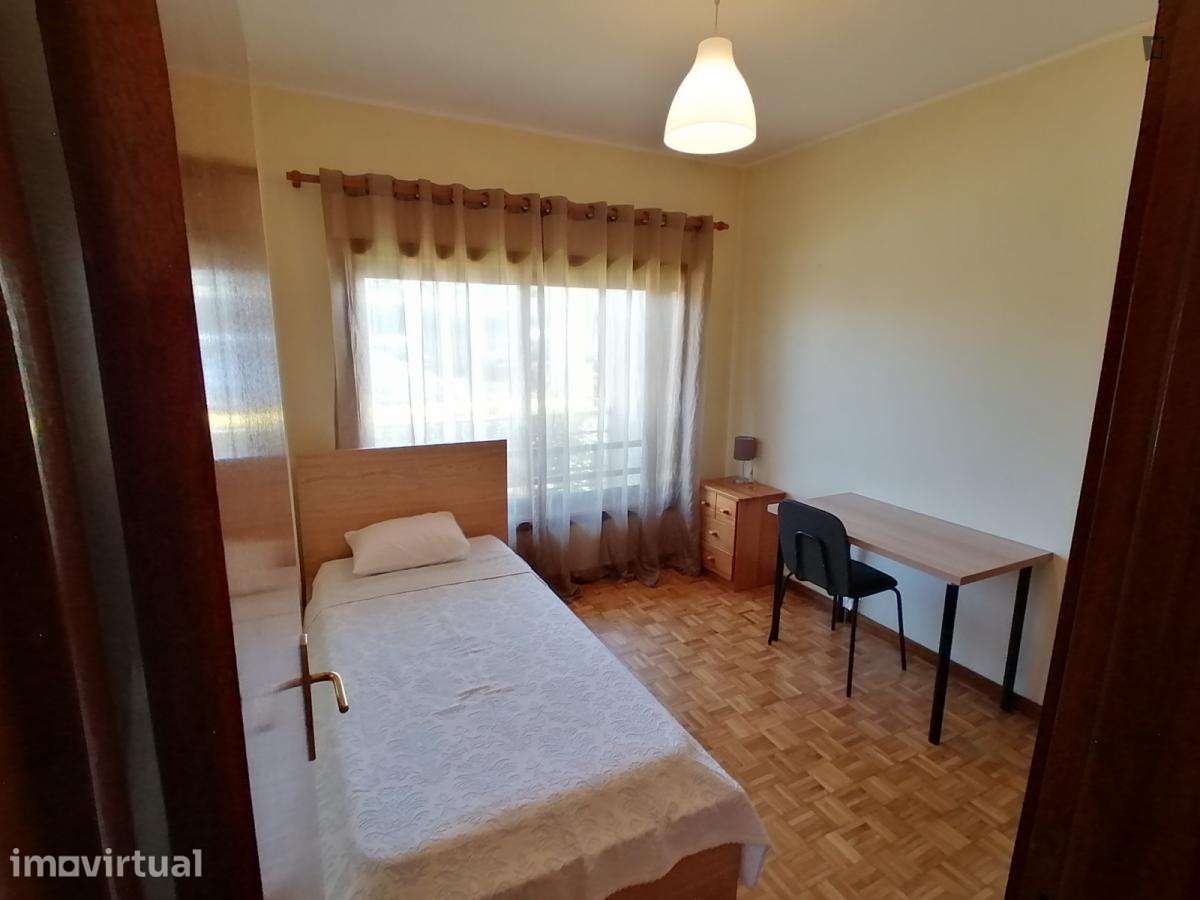Quarto - localizado em Vila nova de gaia - Grande imagem: 3/23