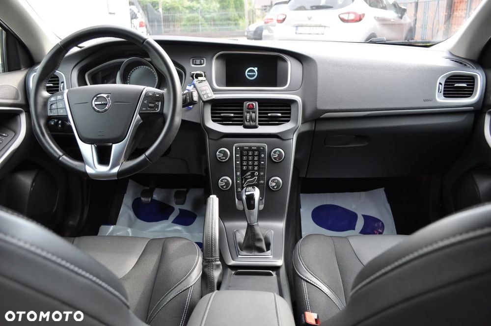 Volvo V40 D2 Momentum - 16