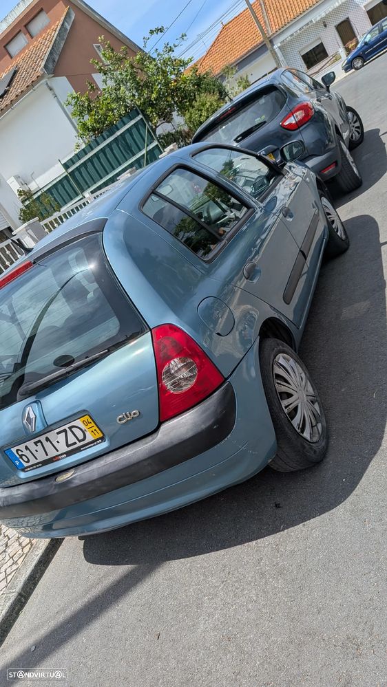 Renault Clio 1.2 16V Confort - 1