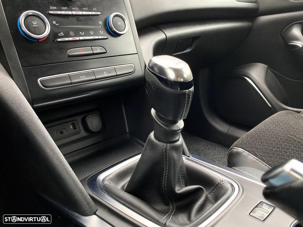 Renault Mégane Sport Tourer 1.5 dCi Intens - 22