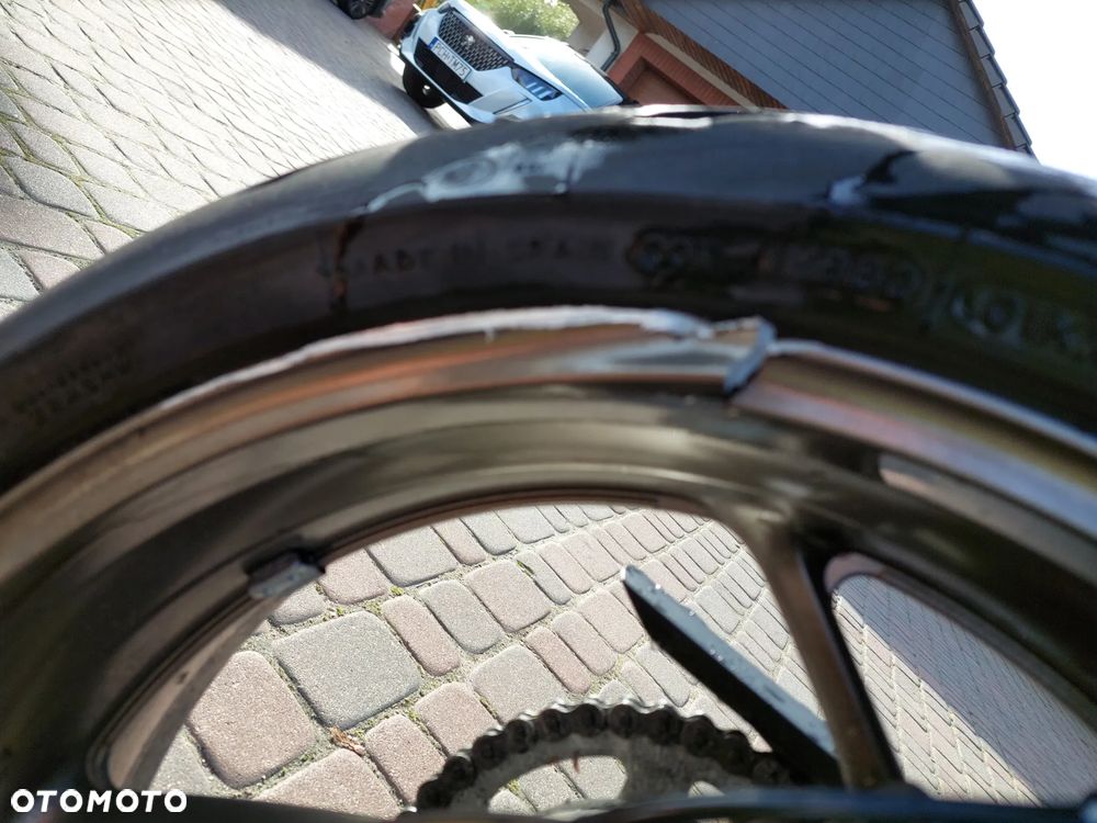 Suzuki GSX 1000 - 12