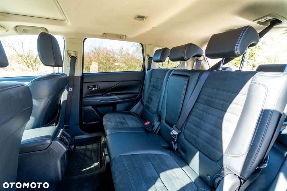 Mitsubishi Outlander 2.0 Intense 2WD CVT - 25