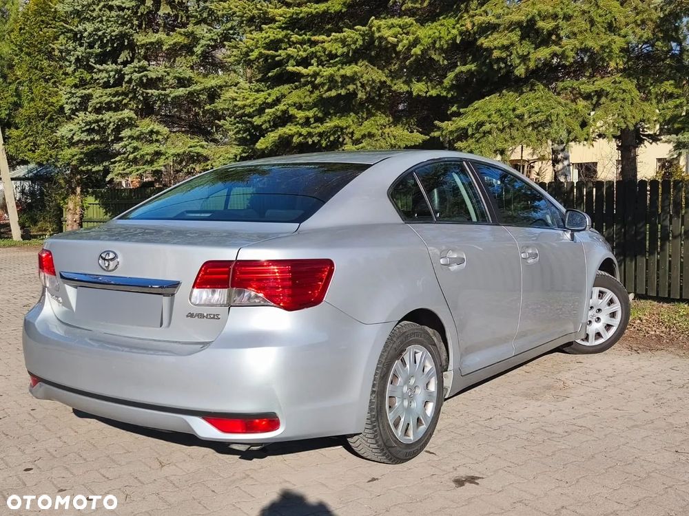 Toyota Avensis 1.8 Luna EU5 - 8
