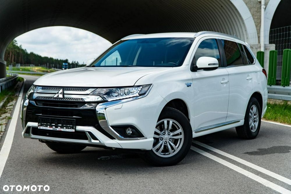 Mitsubishi Outlander 2.4 4WD Plus - 10