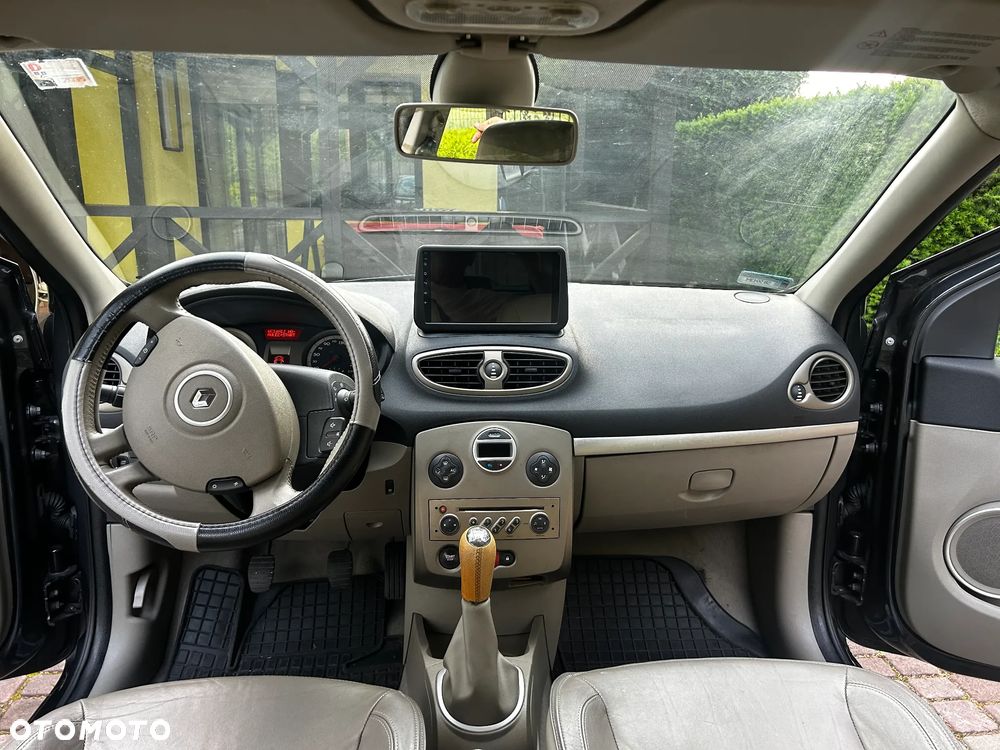 Renault Clio - 12