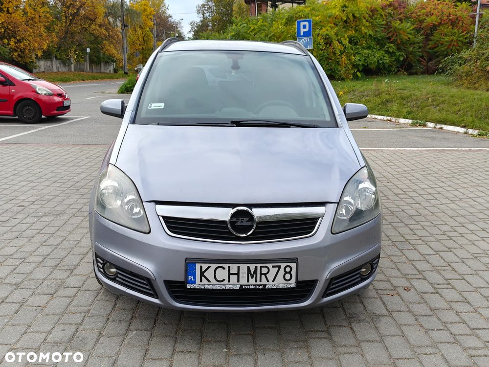 Kia Carnival V6 Executive - 9