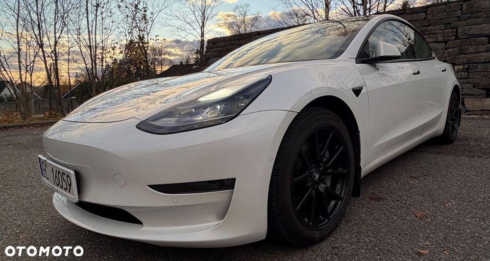 Tesla Model 3 - 2