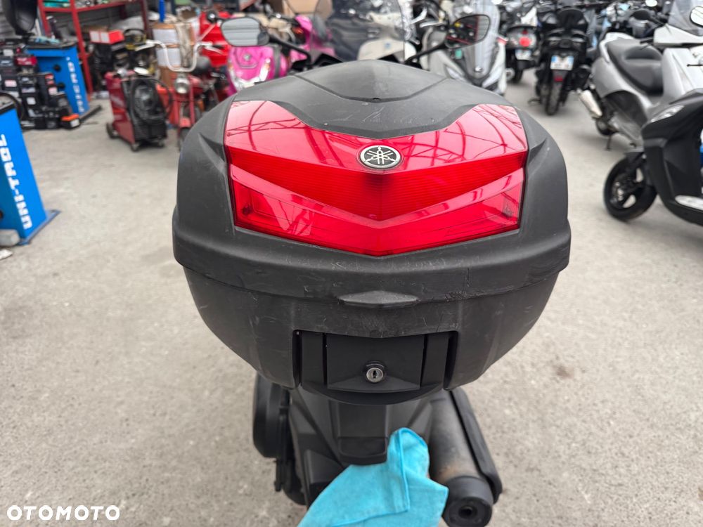 Yamaha X-max - 14