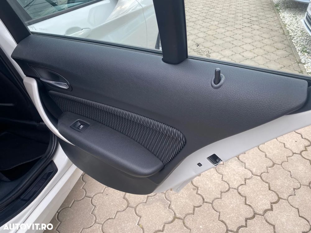 BMW Seria 1 - 25