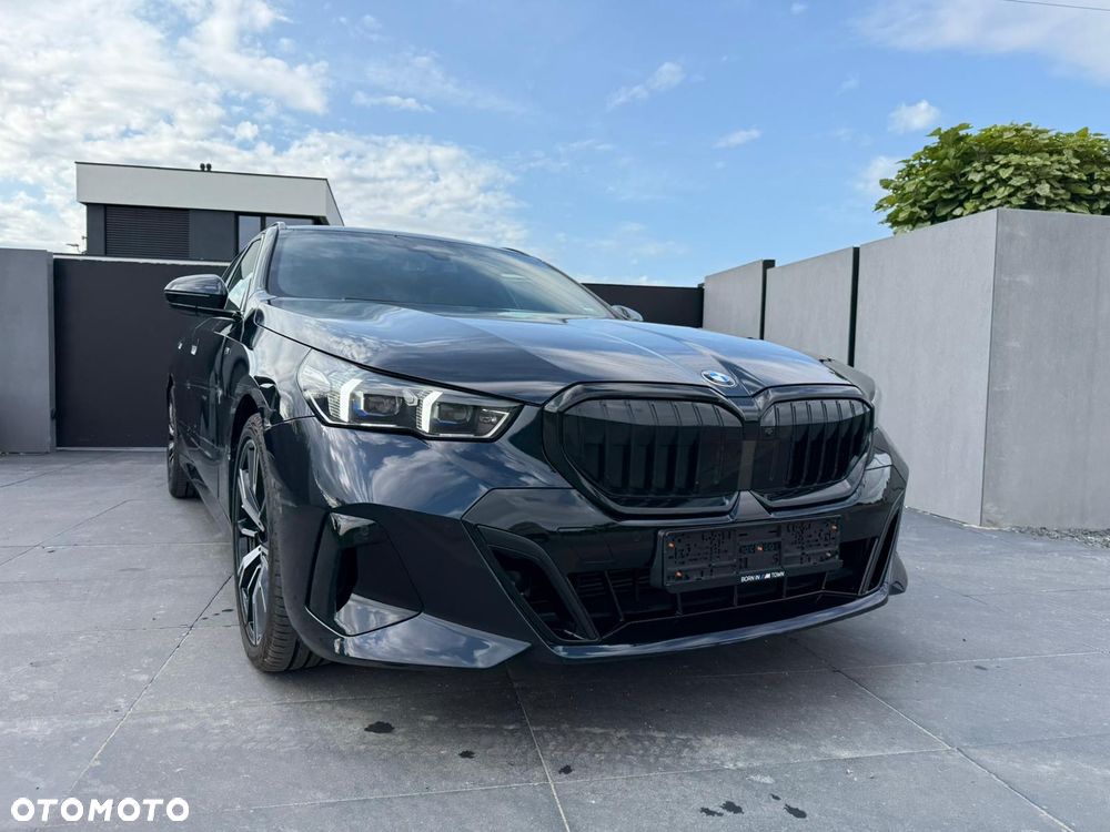 BMW Seria 5 520d xDrive Touring - 10