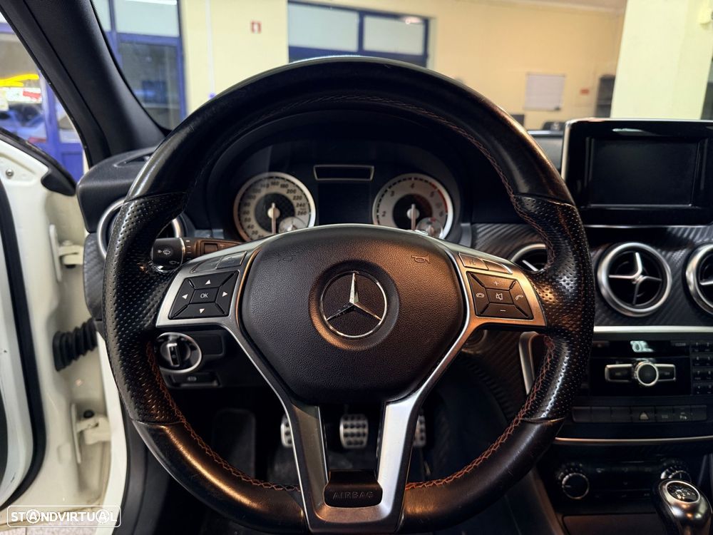 Mercedes-Benz A 180 d AMG Line - 23