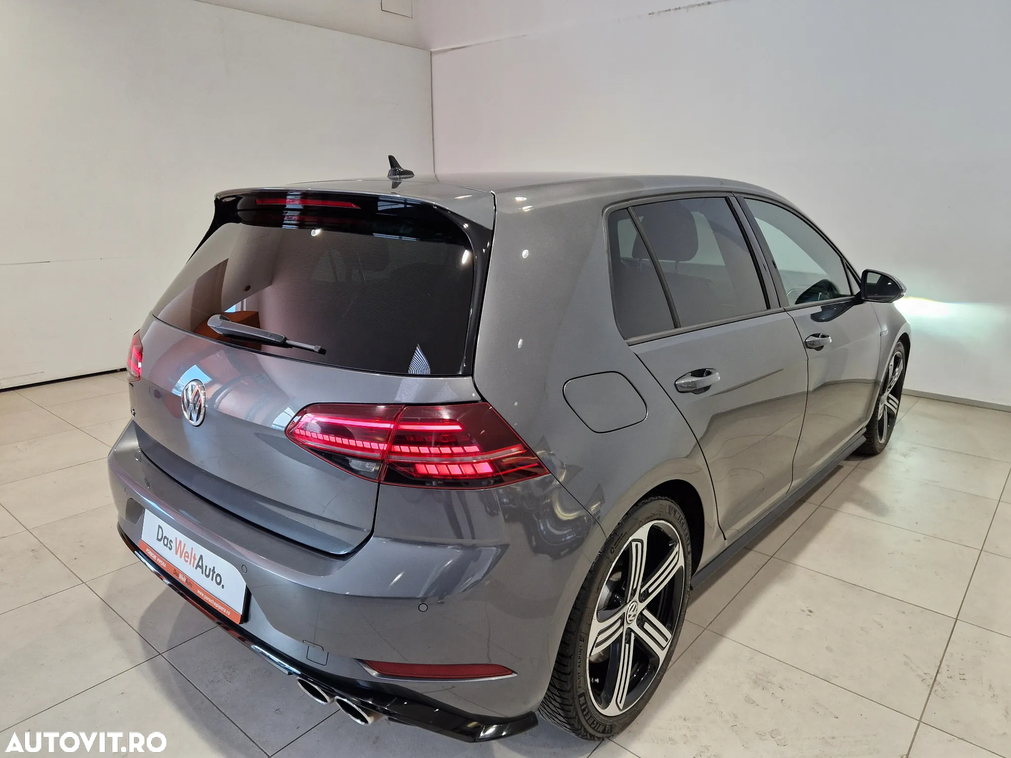 Volkswagen Golf 2.0 TSI DSG R - 7