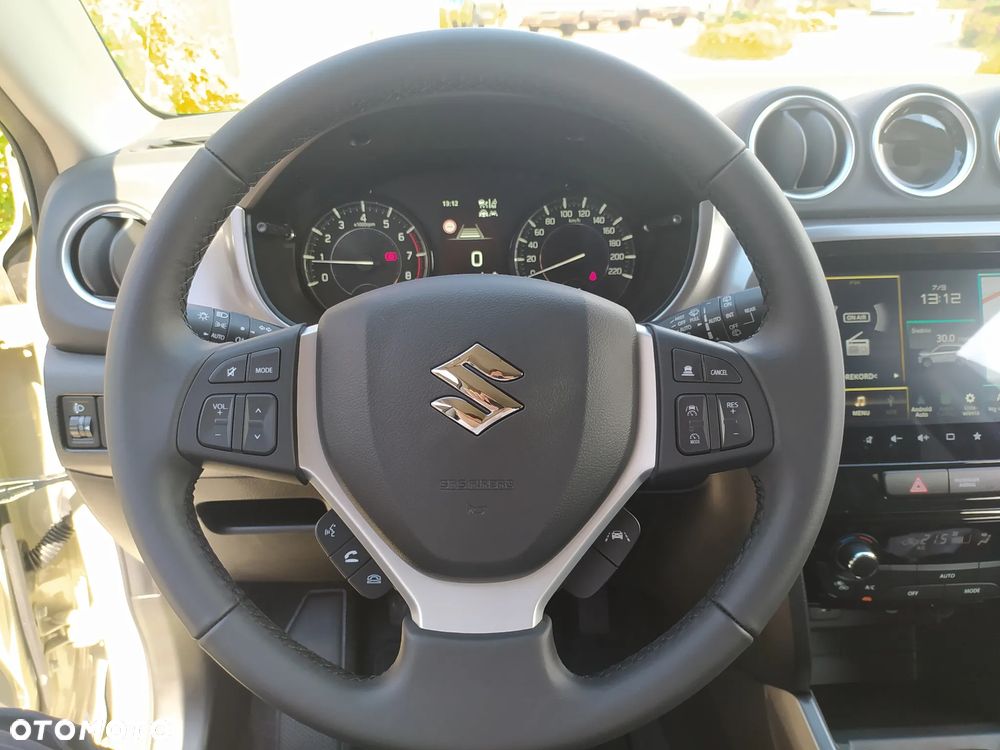 Suzuki Vitara 1.4 Boosterjet mHEV Premium Plus 2WD - 24