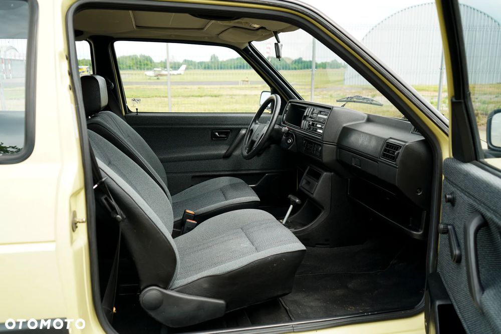 Volkswagen Golf - 23