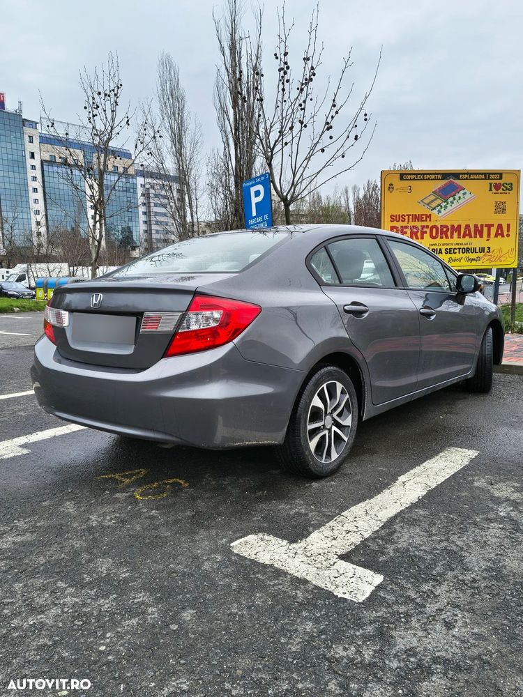 Honda Civic 1.8 MT LS - 11