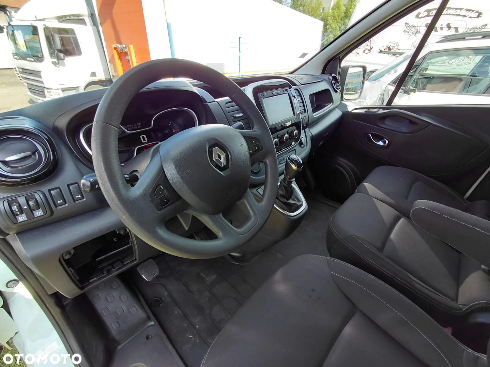 Renault Trafic - 11
