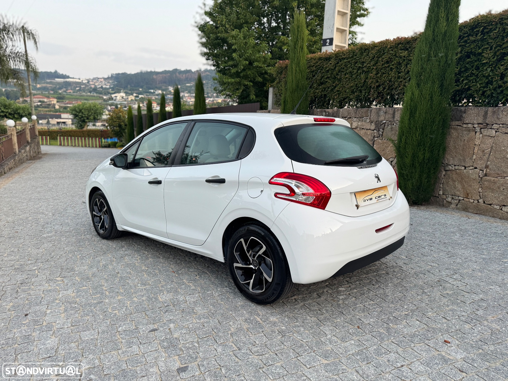 Peugeot 208 1.4 HDi Allure - 13