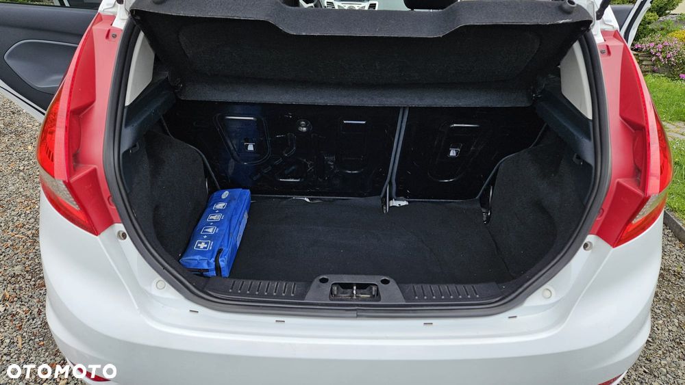 Ford Fiesta 1.6 TDCi Titanium - 21