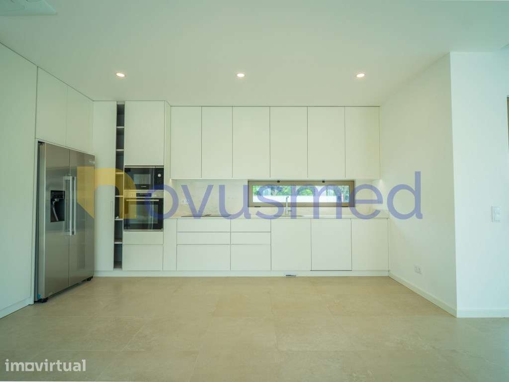 Moradia T3 de luxo, piscina com borda infinita na Marina de Albufeira - Grande imagem: 5/41