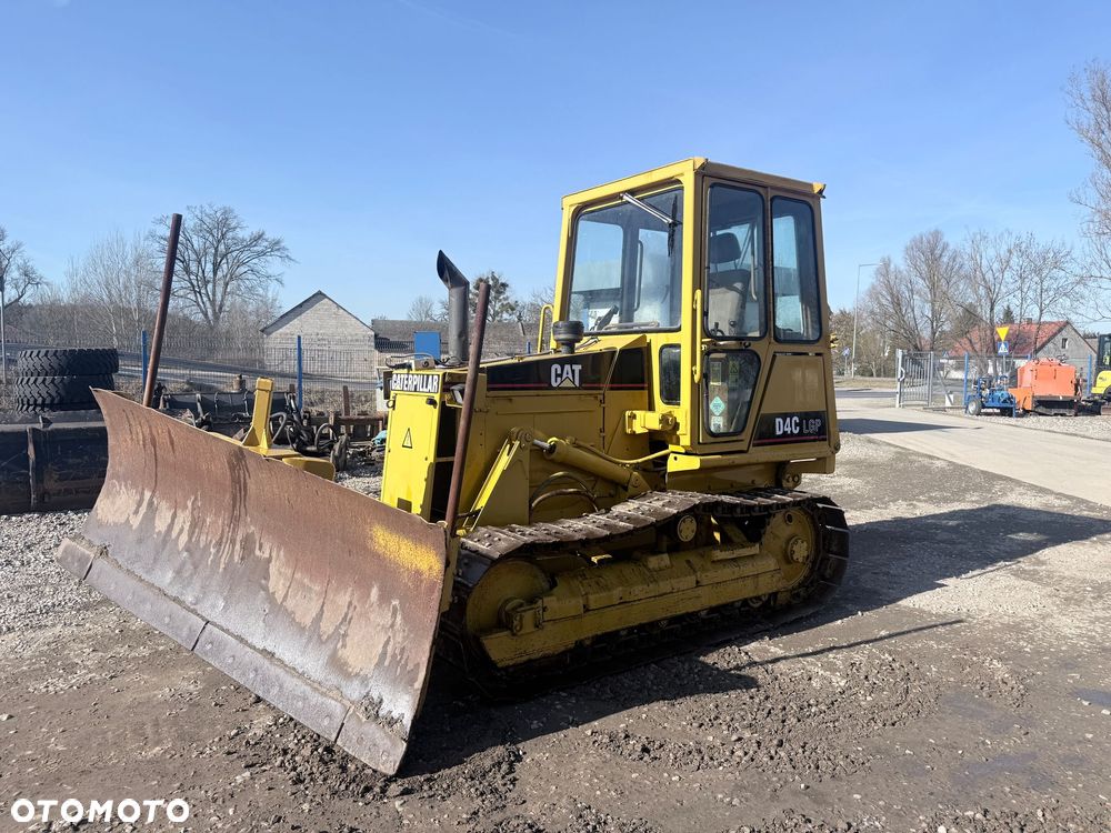 Caterpillar CAT D4C - 4