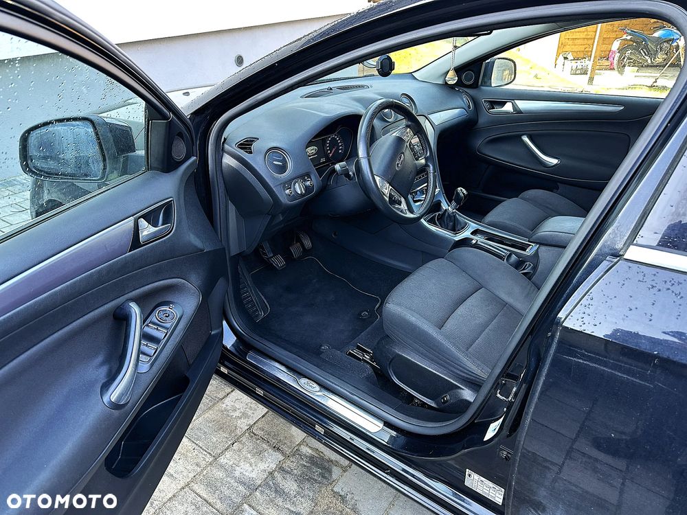 Ford Mondeo 2.0 TDCi Titanium - 20