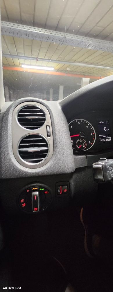 Volkswagen Tiguan - 14