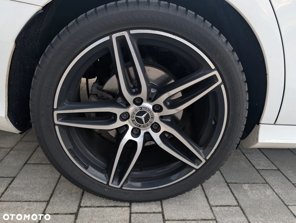 Mercedes-Benz Klasa E 220 d 9G-TRONIC - 9