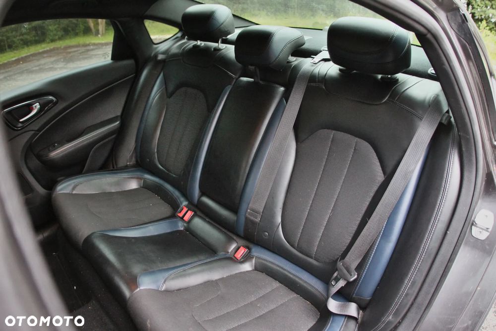 Chrysler 200 - 29